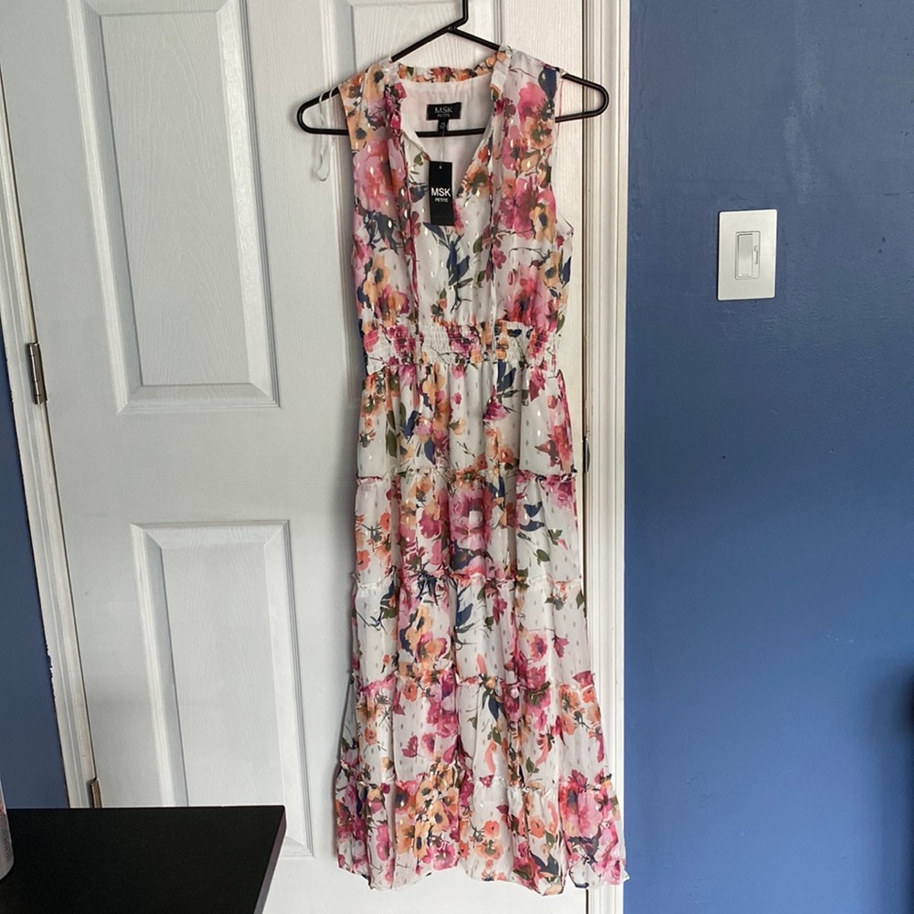MSK - sleeveless floral dress